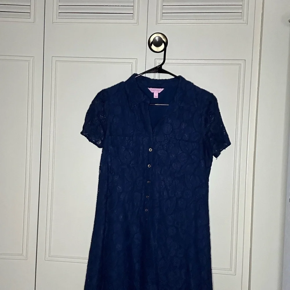 Lilly Pulitzer Blue Lace Shift Dress with Collared and Buttons on Front Size 2 - Picture 2 of 7